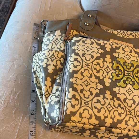Petunia Pickle Bottom city carryall diaper computer bag very spacious waterproof - Picture 11 of 15